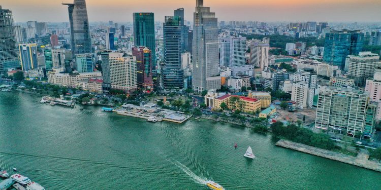 Nguồn cung căn hộ liên tục giảm mạnh đầu năm 2023