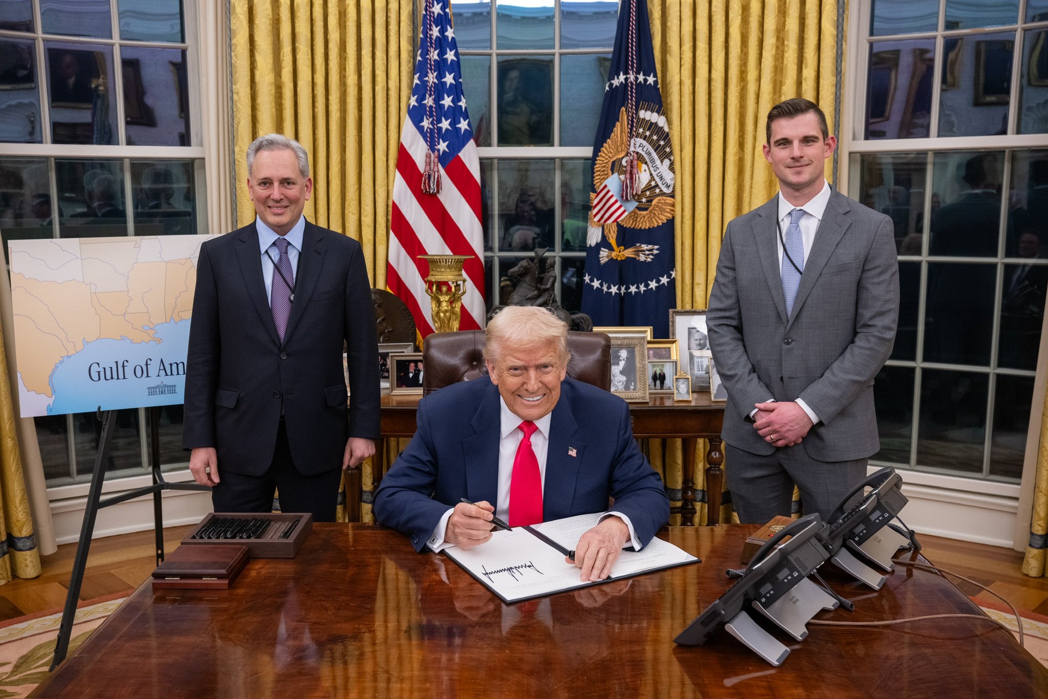 01956eb8-b57a-71fb-a9a4-40073d29fca2 Donald Trump