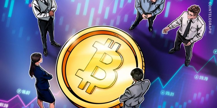 Bitcoin holders ‘distribute’ as $105K becomes BTC’s last stronghold